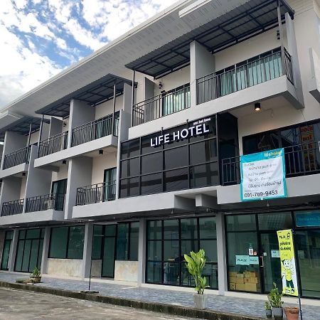 Life Hotel Rong Khun Ban Mai  Kültér fotó